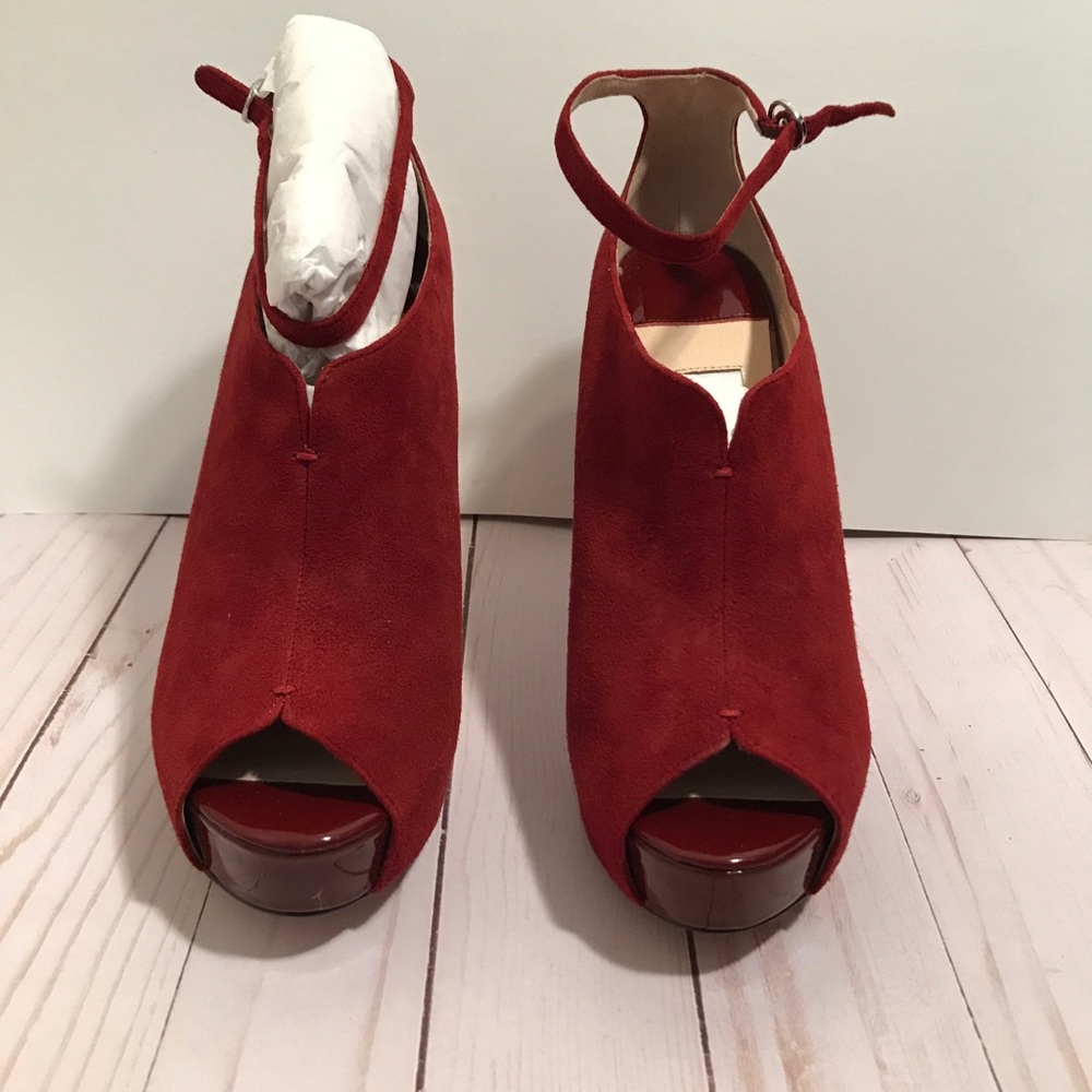 New La Fenice Red Suede Platform peep toe heels, 7